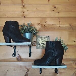 Belle Sigerson Morrison Kiana Black Emboss Leather Booties Snake Heel HTF Sz 9 B